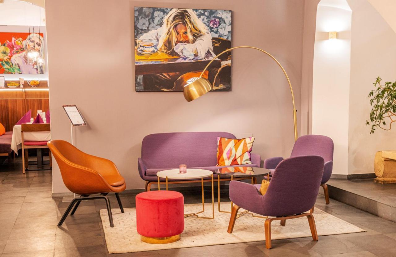 Boutique Hotel Dom - Rooms & Suites กราซ ภายนอก รูปภาพ