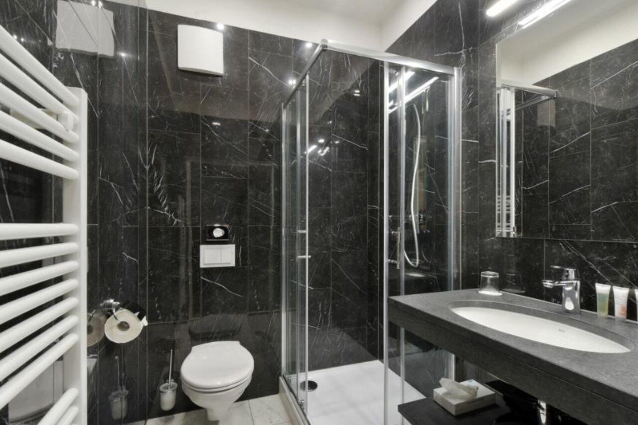 Boutique Hotel Dom - Rooms & Suites กราซ ภายนอก รูปภาพ