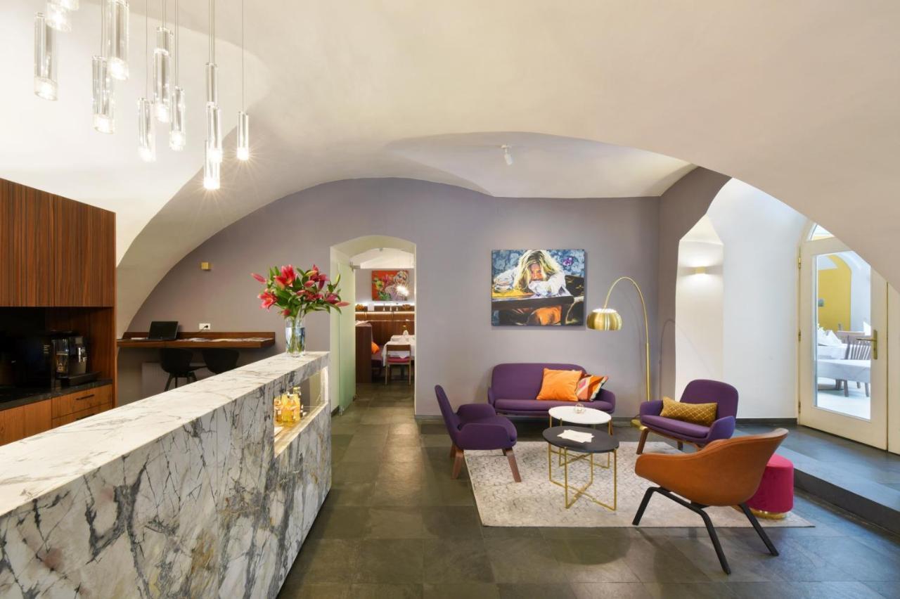 Boutique Hotel Dom - Rooms & Suites กราซ ภายนอก รูปภาพ