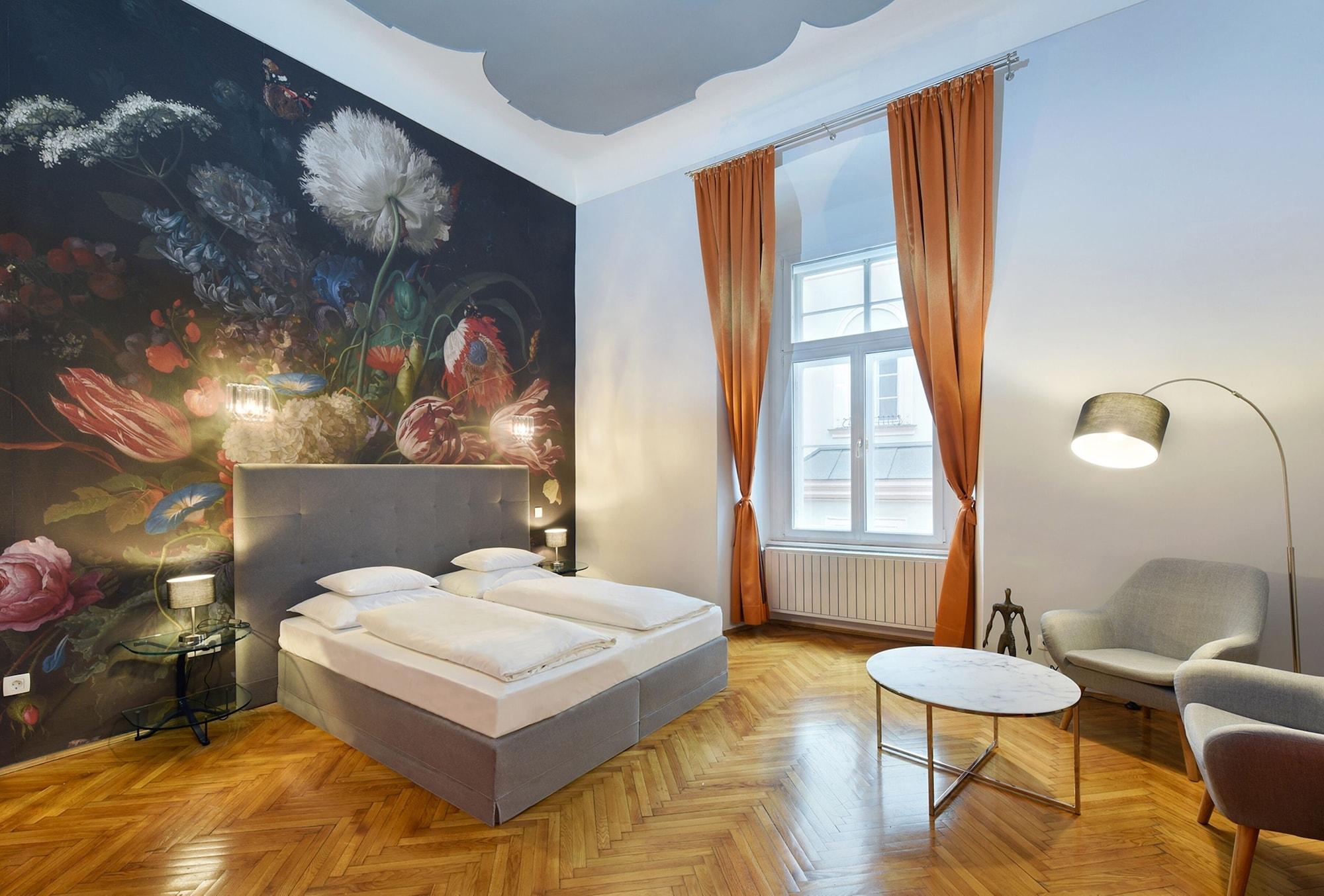 Boutique Hotel Dom - Rooms & Suites กราซ ภายนอก รูปภาพ