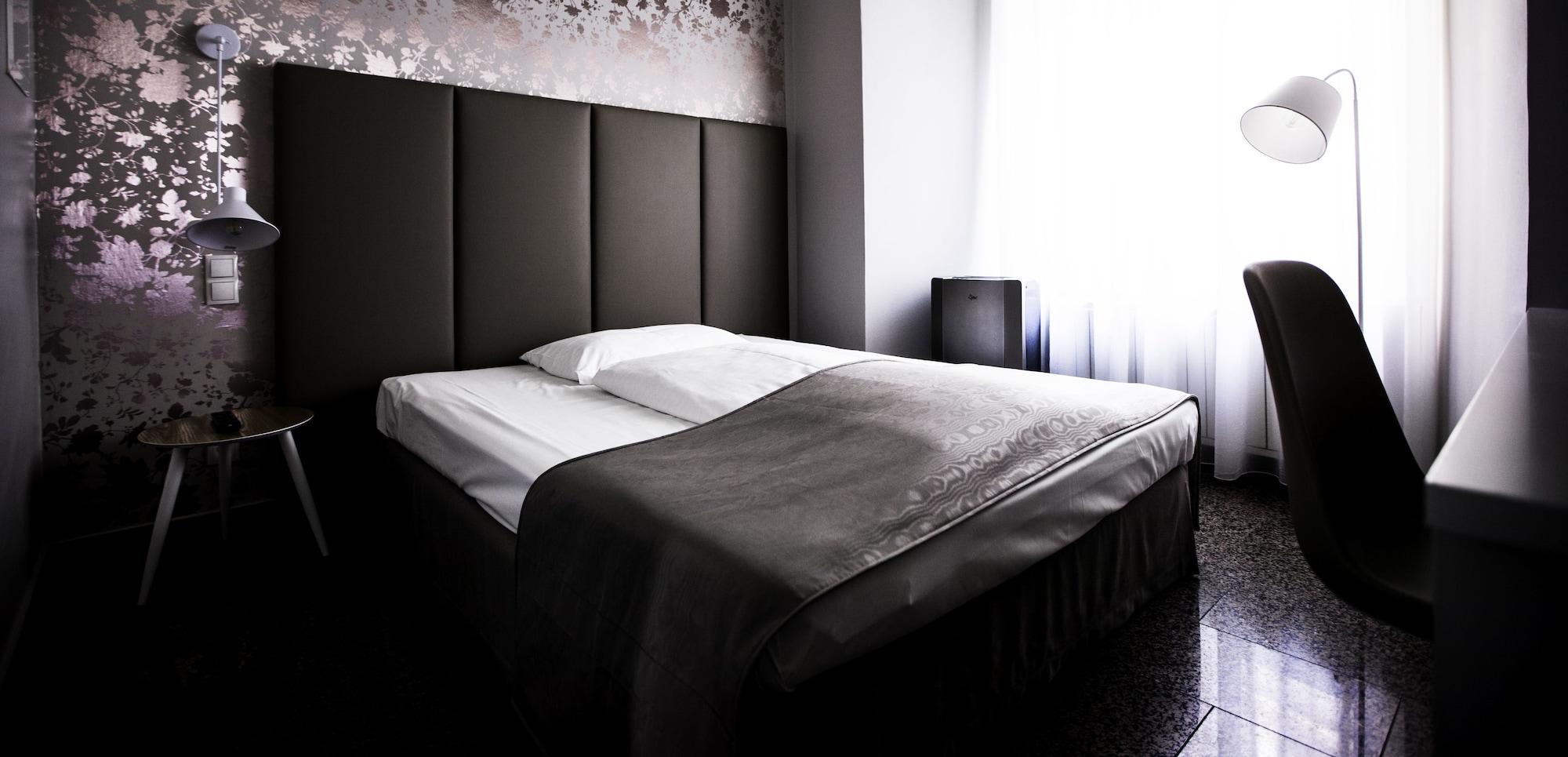Boutique Hotel Dom - Rooms & Suites กราซ ภายนอก รูปภาพ