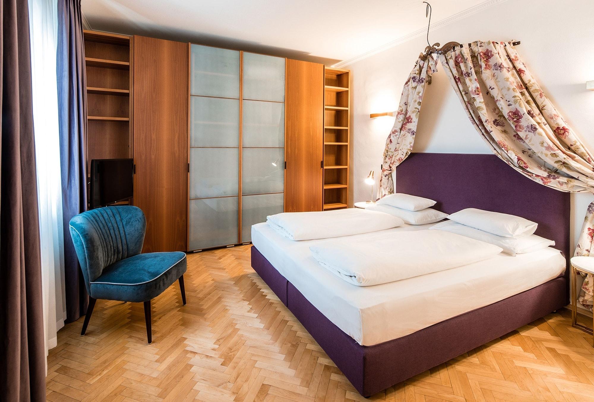 Boutique Hotel Dom - Rooms & Suites กราซ ภายนอก รูปภาพ