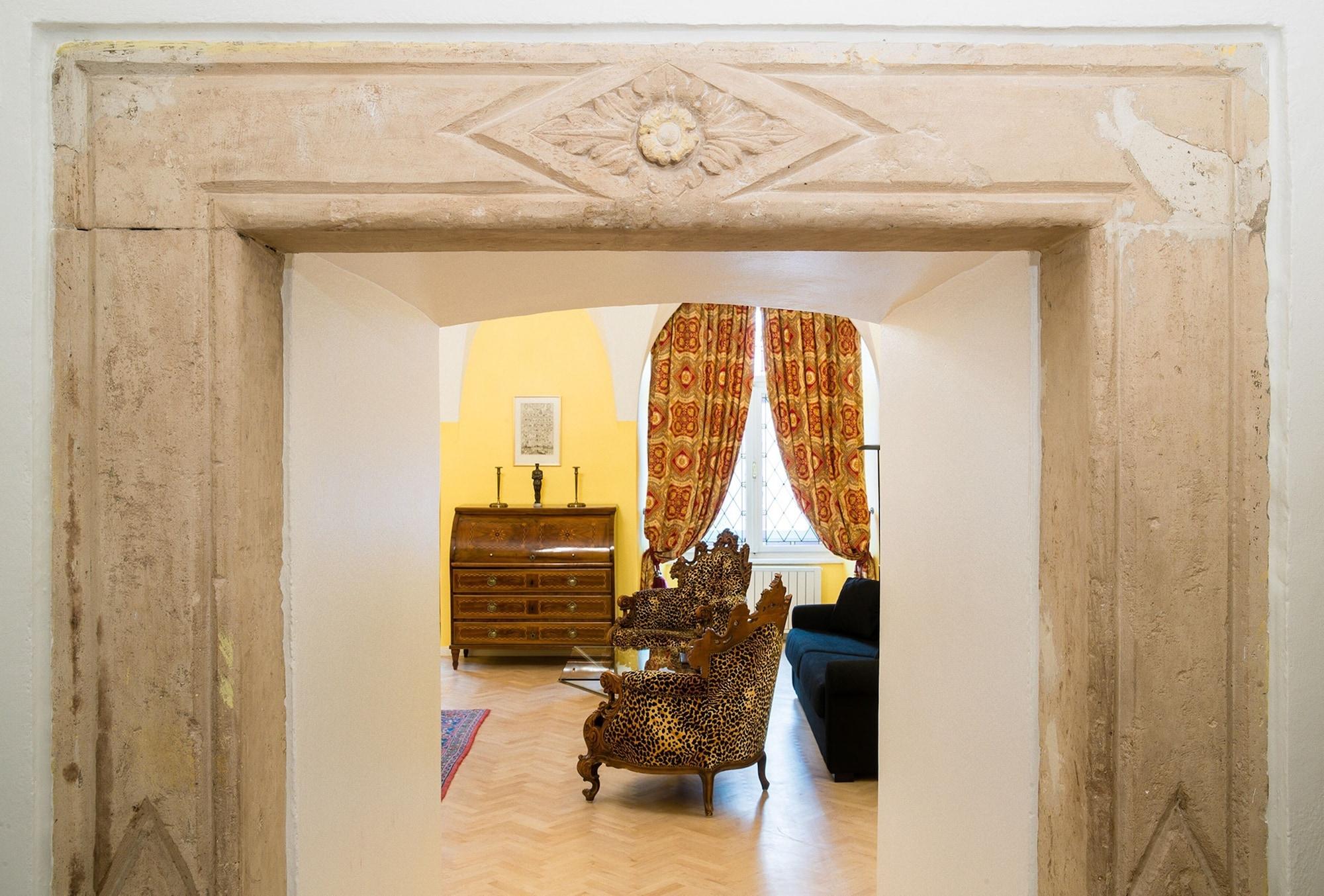 Boutique Hotel Dom - Rooms & Suites กราซ ภายนอก รูปภาพ