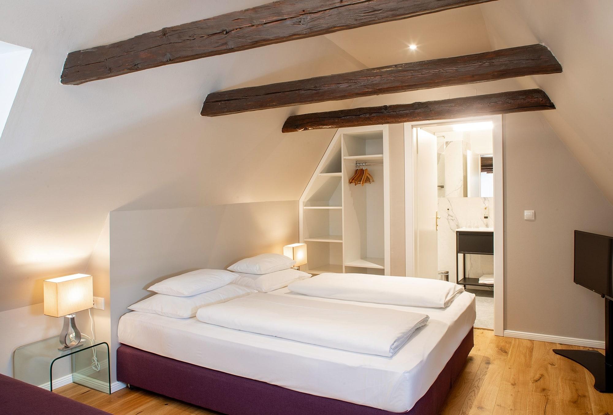 Boutique Hotel Dom - Rooms & Suites กราซ ภายนอก รูปภาพ