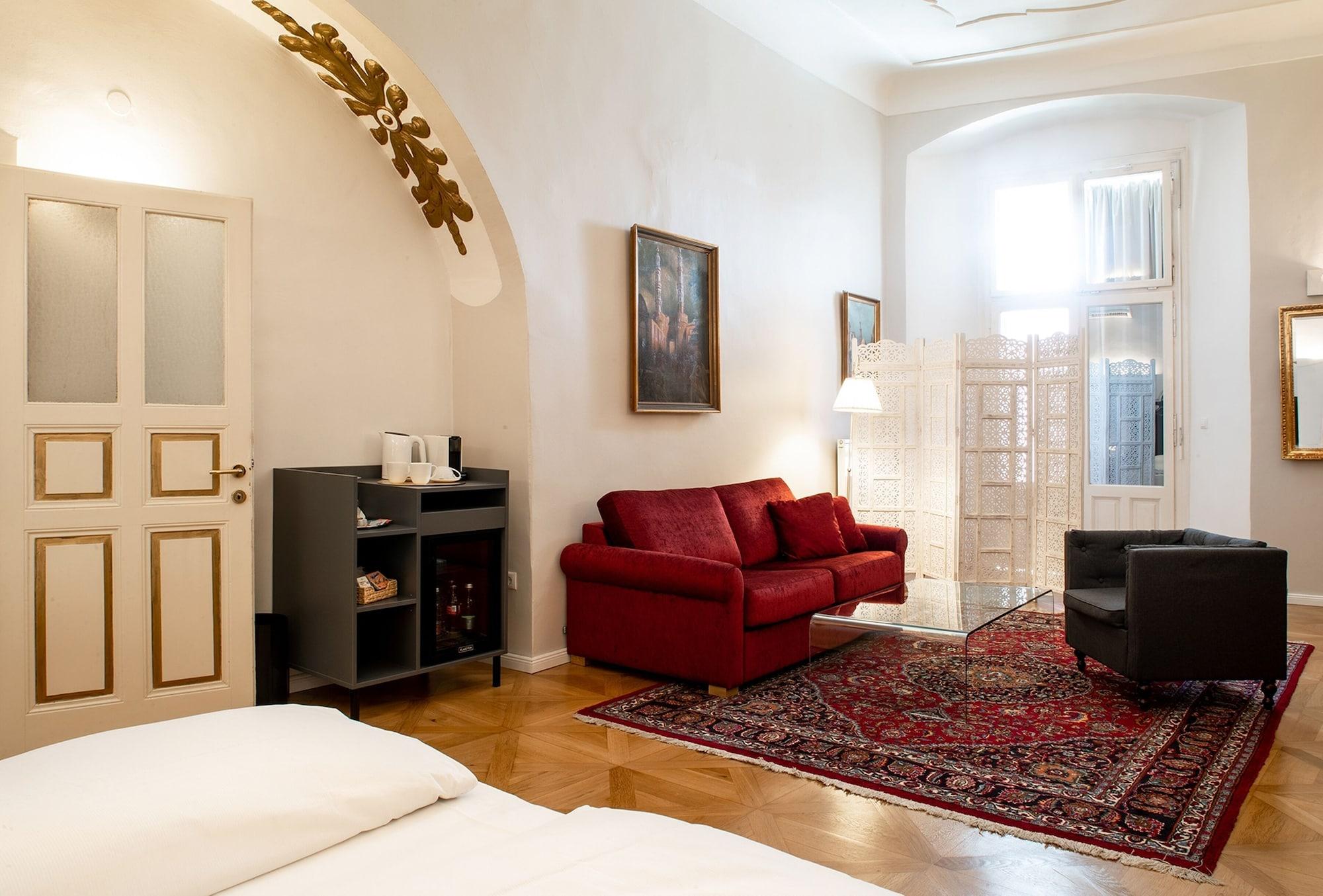 Boutique Hotel Dom - Rooms & Suites กราซ ภายนอก รูปภาพ