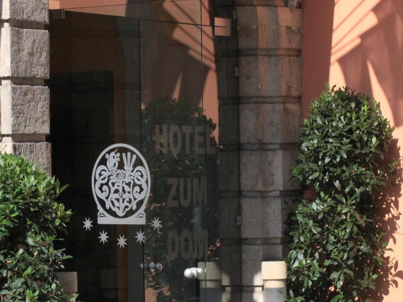 Boutique Hotel Dom - Rooms & Suites กราซ ภายนอก รูปภาพ